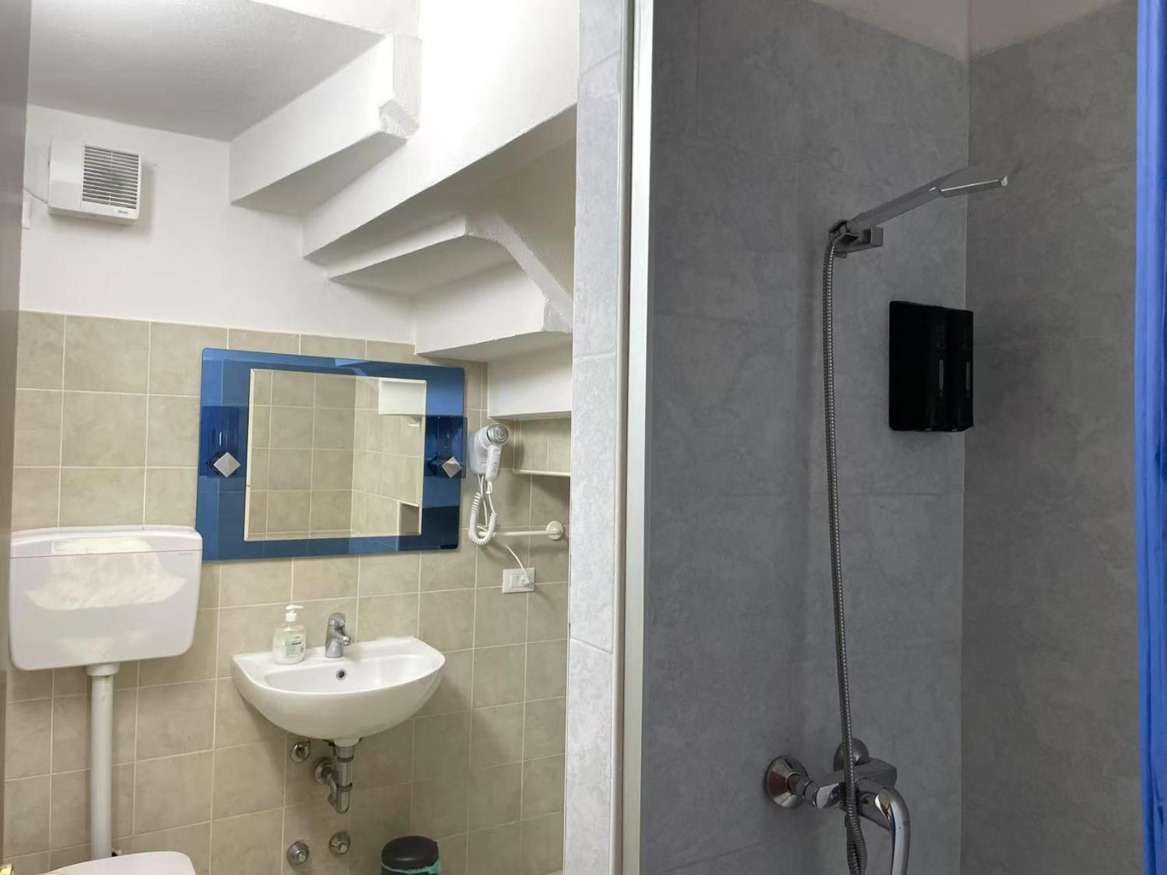 Flat Blue Apartment Верона Екстериор снимка