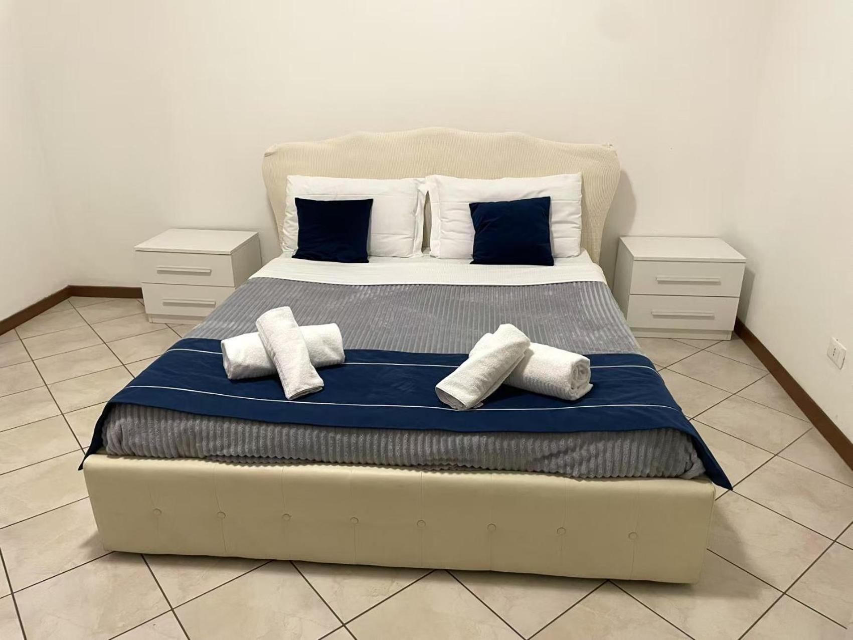 Flat Blue Apartment Верона Екстериор снимка